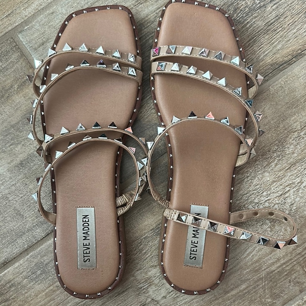 Steve Madden Tan Crisscross Studded Sandals